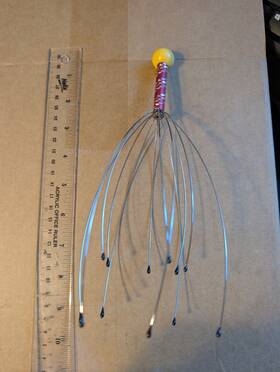 Atb-06596 Alltopbargains Lot Of 18 New Head Massager Scalp Scratcher - Great Party Favors 4 Diff Colors