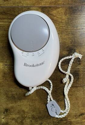 189886 Brookstone Muscle Massager Plus Personal Travel 2 Speed Battery Operated Tested