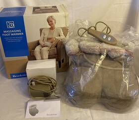 412247 Brookstone Foot Vibrating Massager Warmer Heated Soft Boot Shoes 2003