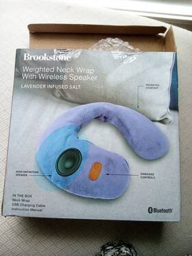 Brookstone 680079013813 Weighted Neck Wrap With Wireless Speaker Lavender Infused Salt