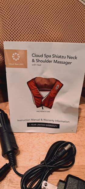 Cloud Spa Usa 797882419791 Shiatsu Neck And Shoulder Massager With Heat Slightly Used