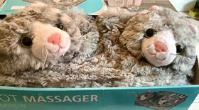 Health Touch 889779006617 Vibration Foot Massager Plush Cats