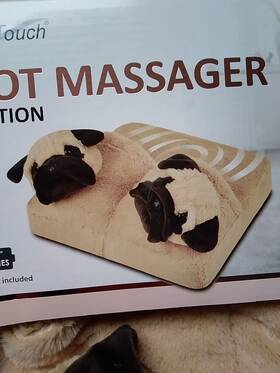 Health Touch 889779007416 Vibration Foot Massager Pugs Brown Battery Powered