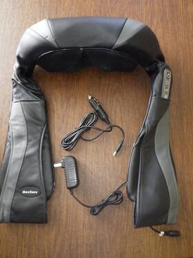 Maxkare 720355411640 Shiatsu Neck Shoulder Massager Electric Back Massage Heat Deep Kneading