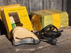 P19-343 The Kwikway Vtg Electric Massager De Luxe Hand Vibrating Handheld