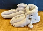 Homedics MB-1T Massaging Battery Operated Flannel Booties Cream Size S/m. Fixed Price $9.99.