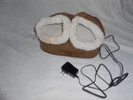 Sharper Image Foot Warmer/massager Model URG-13051, Excellent Condition. Fixed Price $12.00.