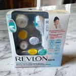 Nos Revlon Spa Moisturestay Travel Facial Cleaning Brush Portable W/ Bonus Case. Fixed Price $20.00.