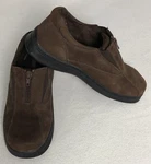 Cobbie Cuddler Woman Suede Shoes Ultra Massage 8.5 Lifetime Comfort Poron 4000. Fixed Price $32.00.